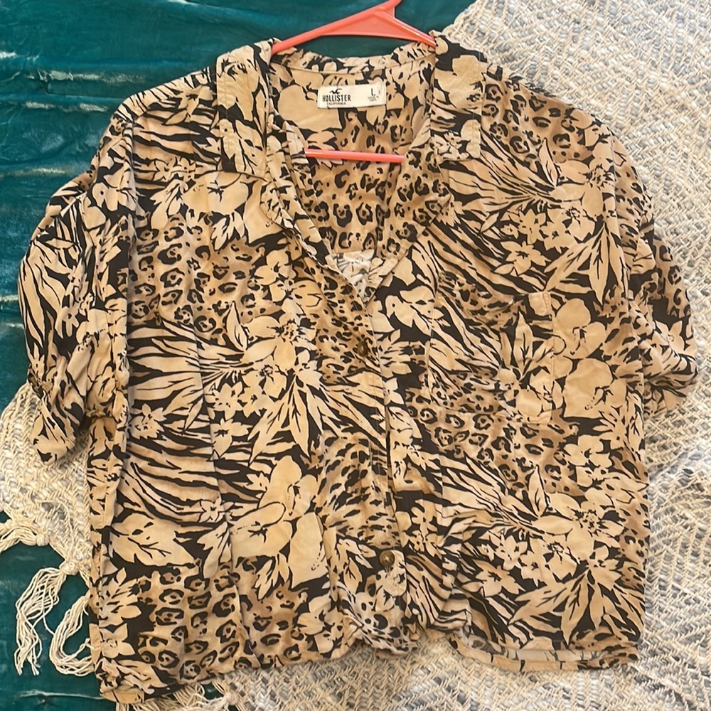 Hollister Cropped Boxy Top